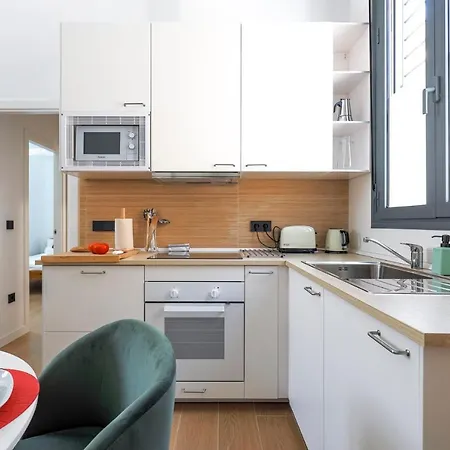 Oasis In The Heart Of - 2 Bedroom With Free Parking Apartment Seville