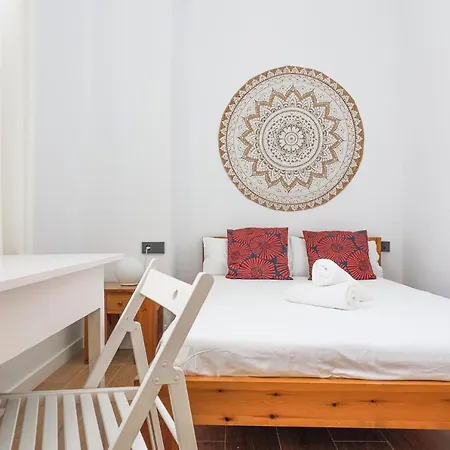 Oasis In The Heart Of - 2 Bedroom With Free Parking Apartment Seville