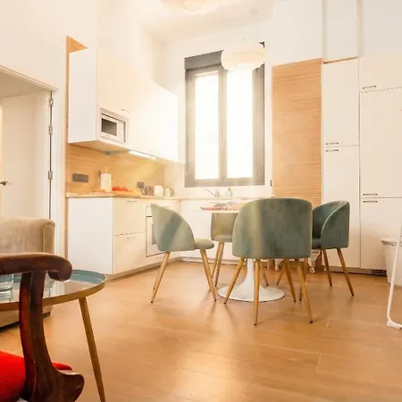 Oasis In The Heart Of - 2 Bedroom With Free Parking