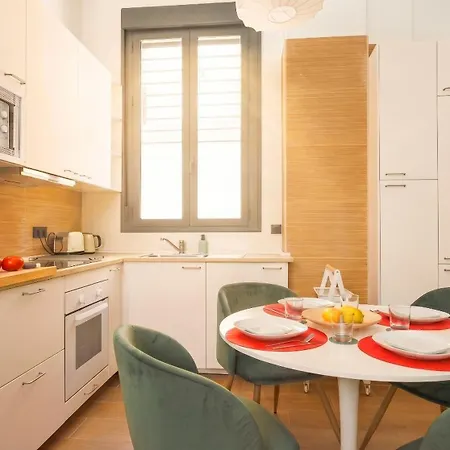 Apartment Oasis In The Heart Of - 2 Bedroom With Free Parking