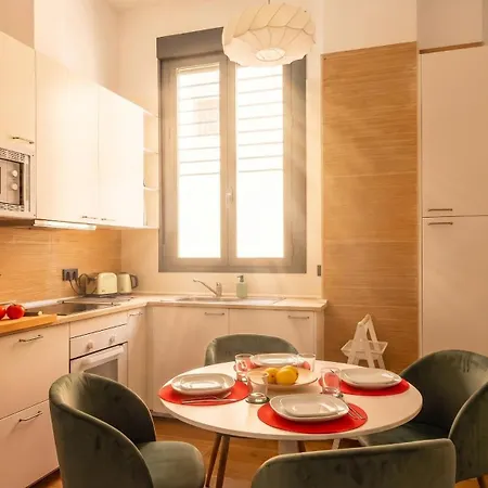 Oasis In The Heart Of - 2 Bedroom With Free Parking *