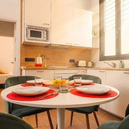Apartment Oasis In The Heart Of - 2 Bedroom With Free Parking Seville