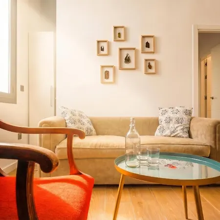 Oasis In The Heart Of - 2 Bedroom With Free Parking Seville
