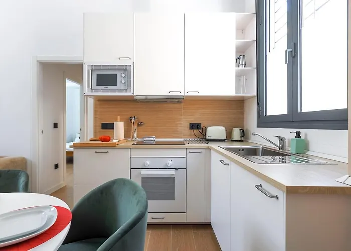 Oasis In The Heart Of - 2 Bedroom With Free Parking Apartment Seville